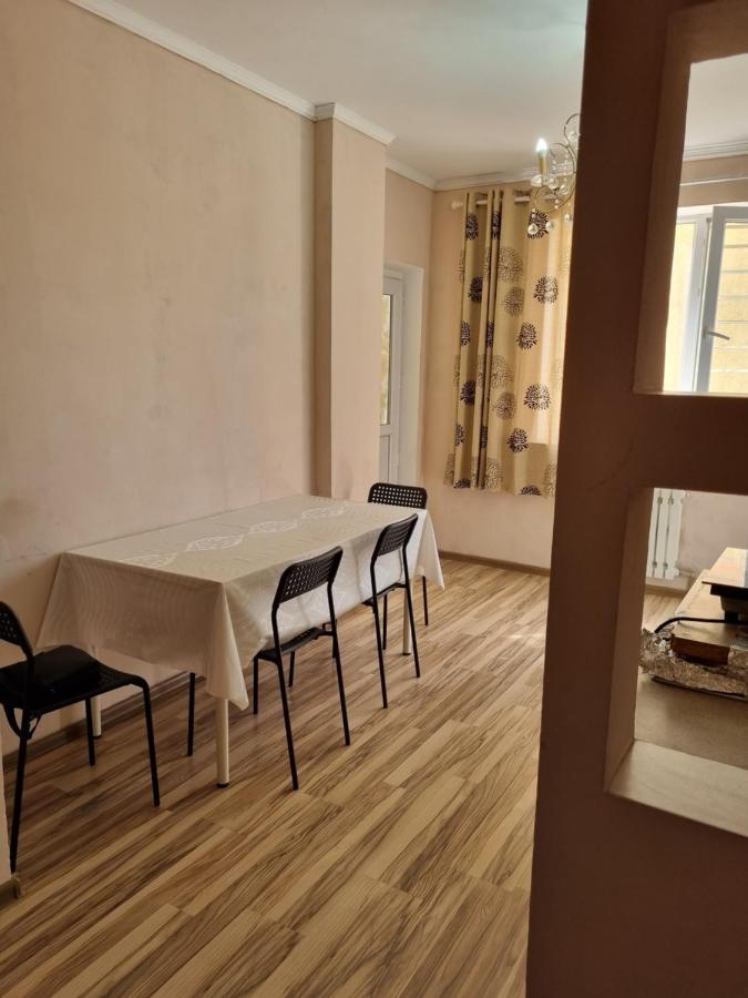 Diplomat Apartments Biskek Kültér fotó